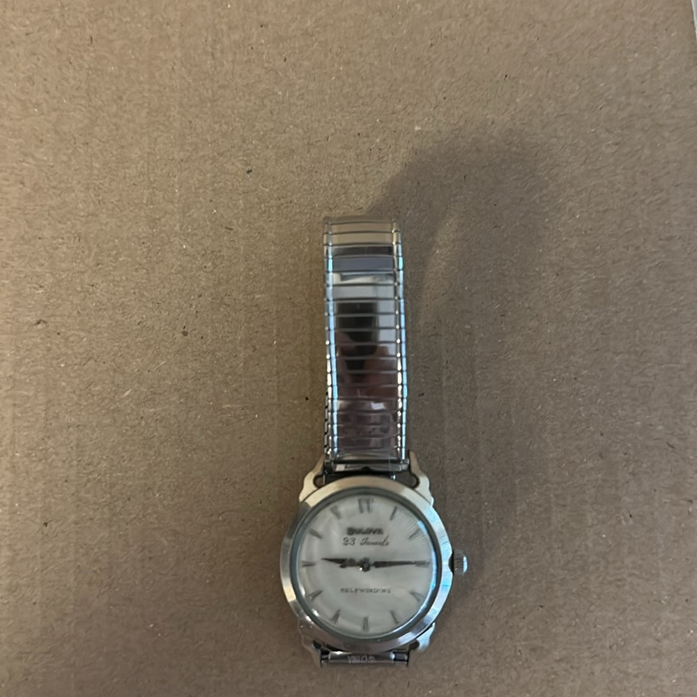 Bulova  Watch 23 Jewels
Self-winding Art Deco, Working, Speidel Band